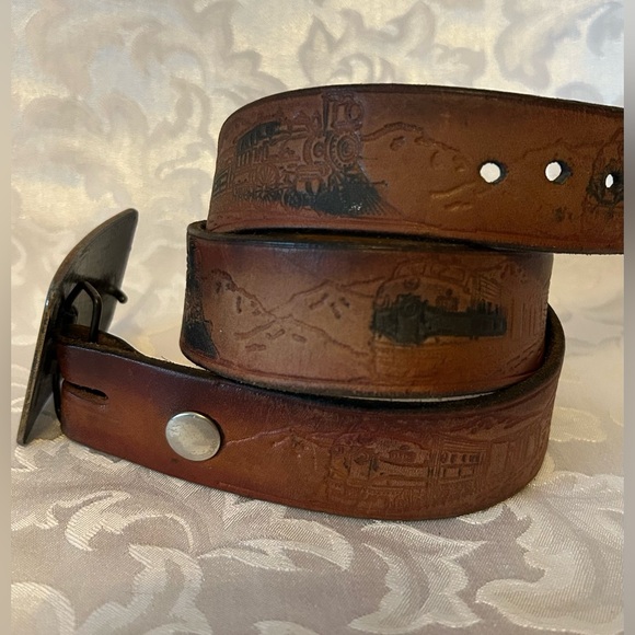 Vintage Crosman Air, Coleman Company, By Century Canada, hand-tooled belt - Picture 5 of 5